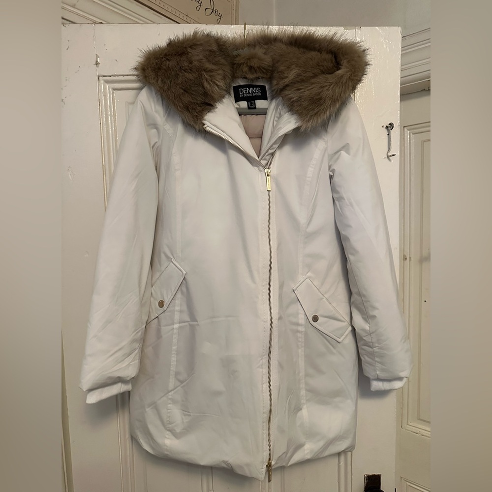 Dennis Basso White Ski Jacket with Faux Fur Collar